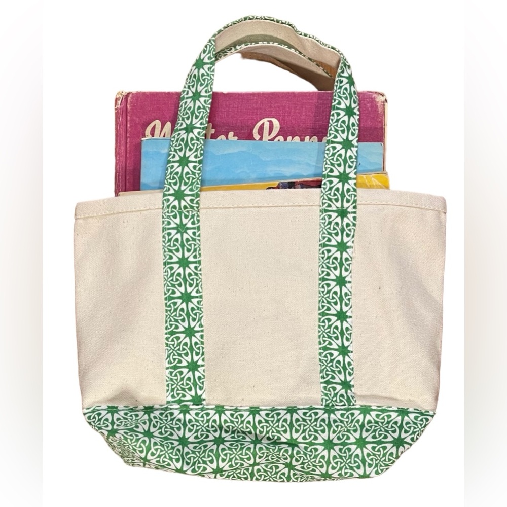 Lot Of 4 Children’s Books With Mini Tote